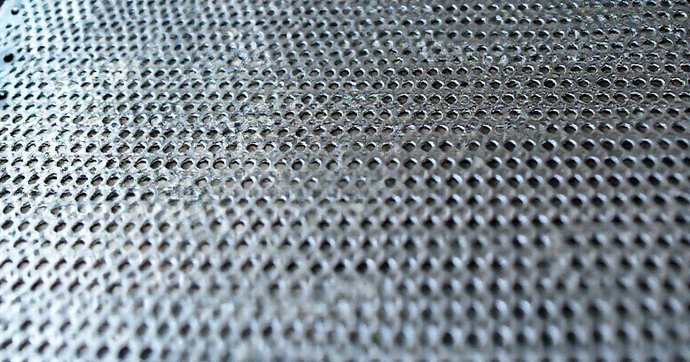 Chapa de alum&iacute;nio perfurada: Versatilidade e Aplica&ccedil;&otilde;es em Diversos Setores